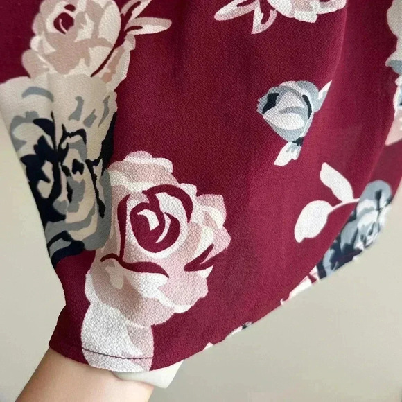 Mud Pie Floral Tunic with V-Neck Lace Up, Wine Berry Color Blouse, Size Small - Picture 15 of 16